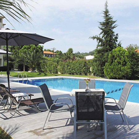 Hotel Azur كريوبيجي المظهر الخارجي الصورة
