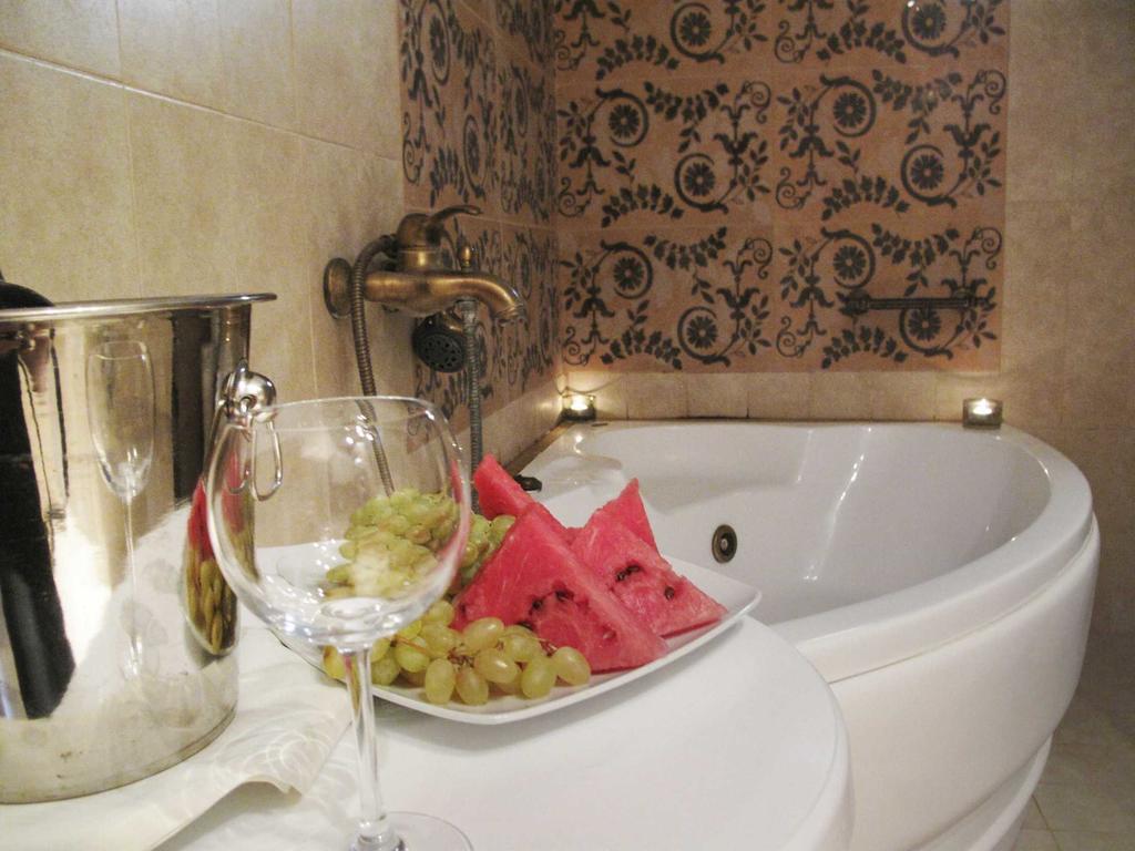 Hotel Azur كريوبيجي المظهر الخارجي الصورة