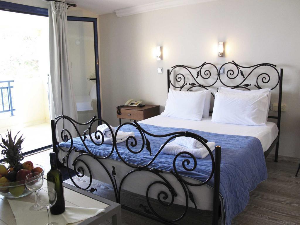 Hotel Azur كريوبيجي المظهر الخارجي الصورة