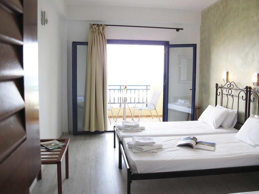 Hotel Azur كريوبيجي الغرفة الصورة