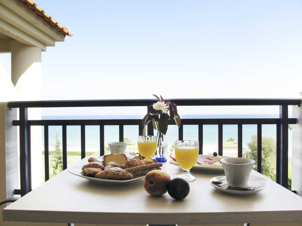 Hotel Azur كريوبيجي الغرفة الصورة