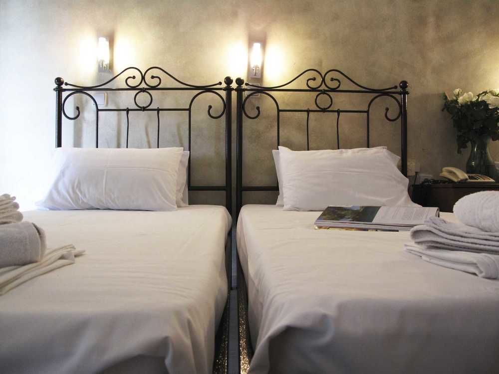 Hotel Azur كريوبيجي المظهر الخارجي الصورة