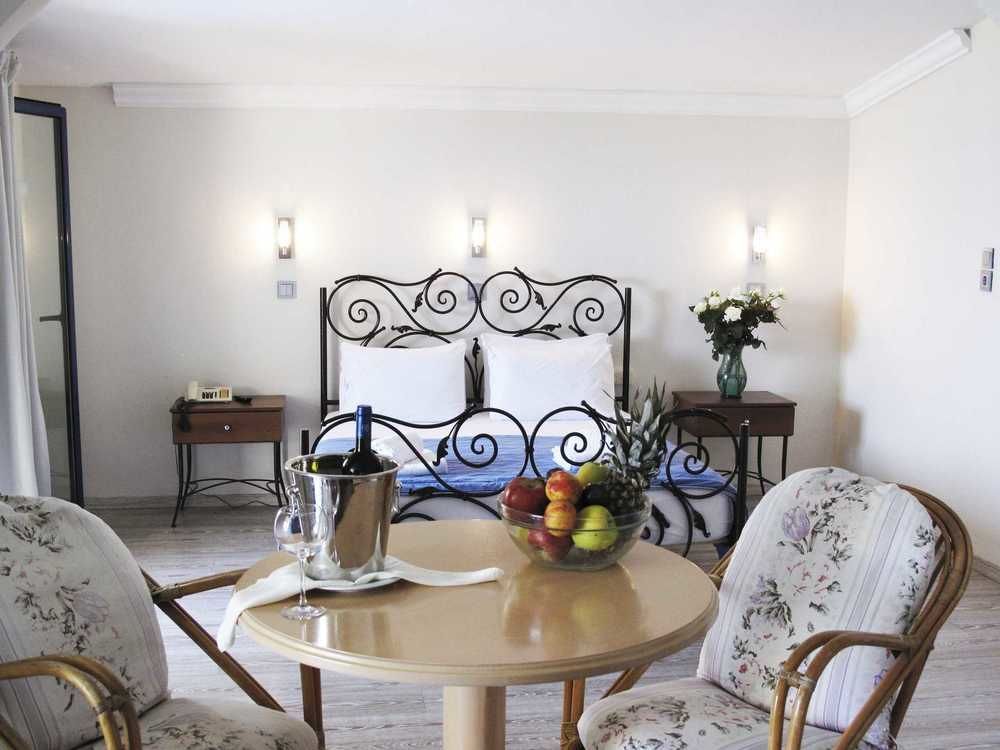 Hotel Azur كريوبيجي المظهر الخارجي الصورة