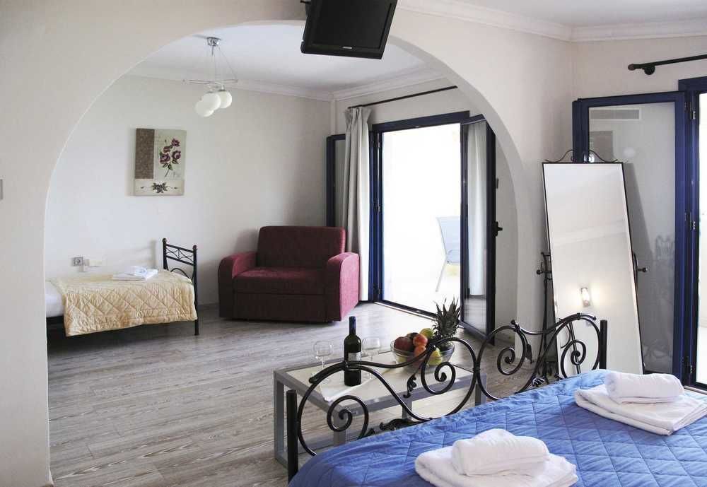Hotel Azur كريوبيجي المظهر الخارجي الصورة